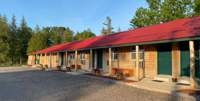 Moosewood Inn (Careys Motel & Cabins) - Web Listing (newer photo)